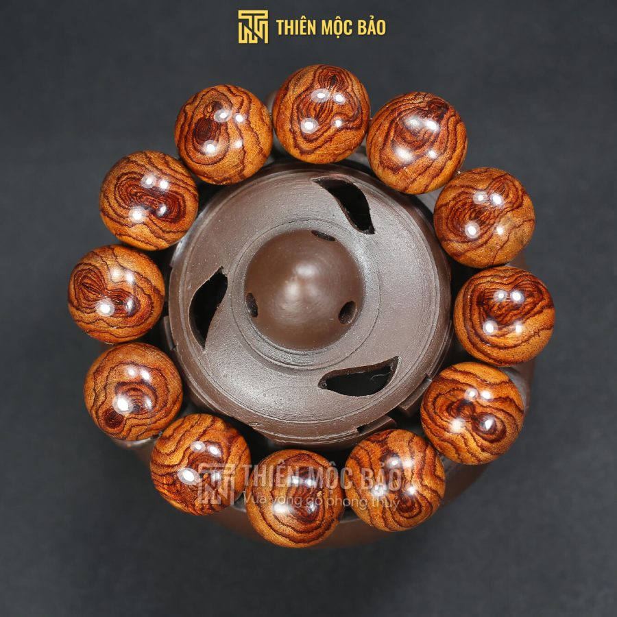 Vòng tay gỗ Sưa Đỏ Tâm Hoa 20mm vân gỗ xoắn tròn quý hiếm