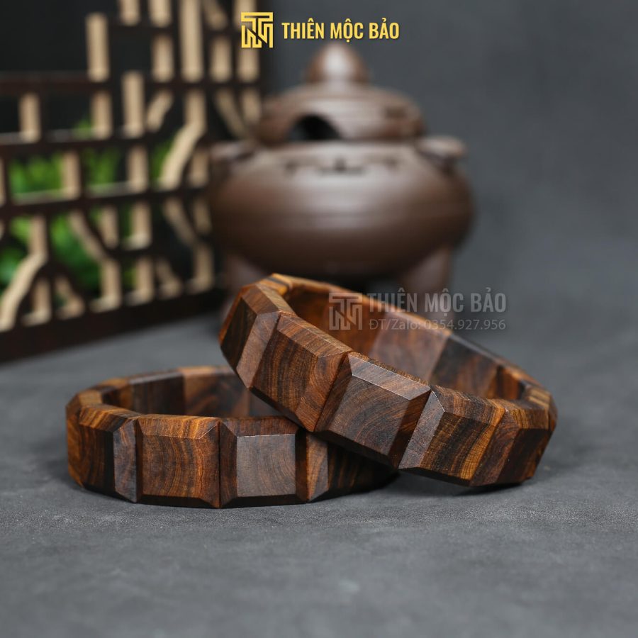 vong-tay-go-bach-xanh-chim-nuoc-ban-lach-18x18